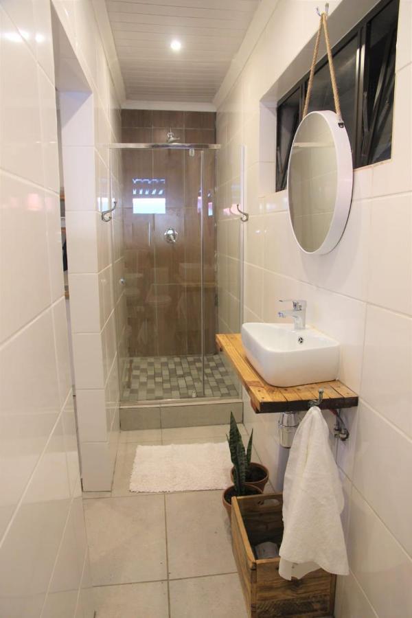 Hotel Nini'S Guest Units Bloemfontein Exterior foto